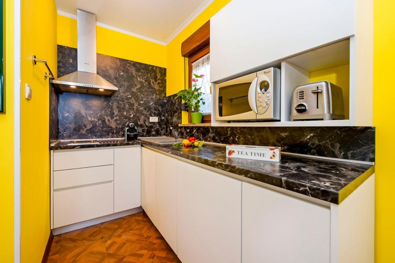 Apartments And Rooms Villa Dea Adults Only Rovinj Exterior photo